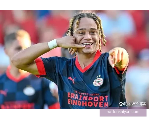 哈维·西蒙斯持续提升，成为荷兰足球新一代天才的代表